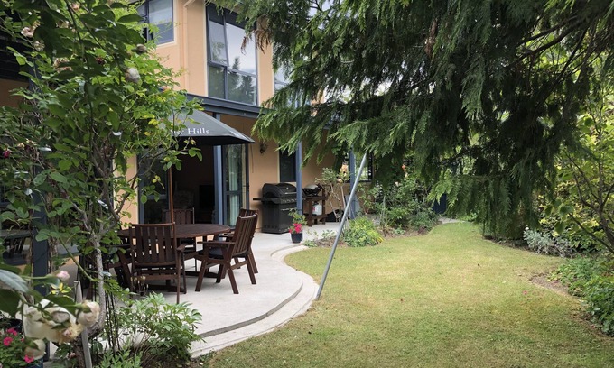 Clyde House | Haven@Clyde - Large Family Holiday Home - Free Wifi