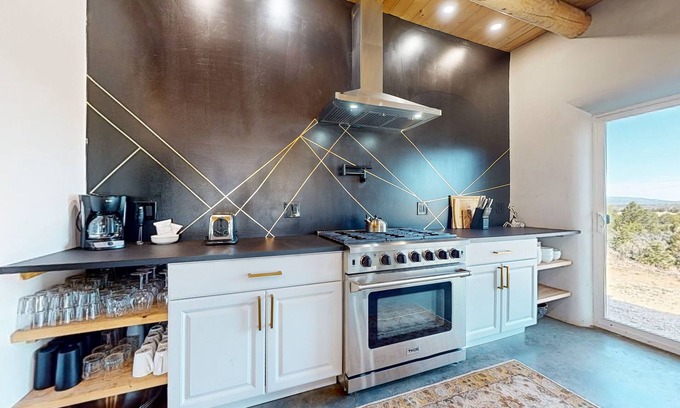 Arroyo Hondo House | Haven in Arroyo Hondo: Stylish 4-Bedroom Retreat with Stunning Views