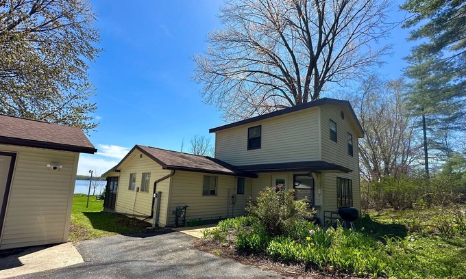 Juneau House | Haven Lakefront Cabin - HOT TUB, Private Dock and More