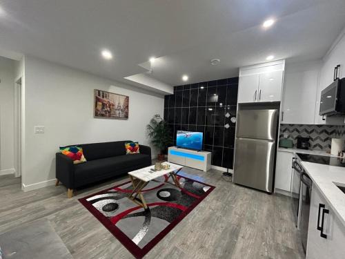 Evanston House | Haven Lodge, 2BR Brand New Basement Suite