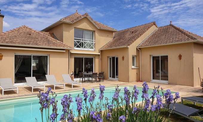 Pornichet House | Haven of peace with heated pool for 6 people