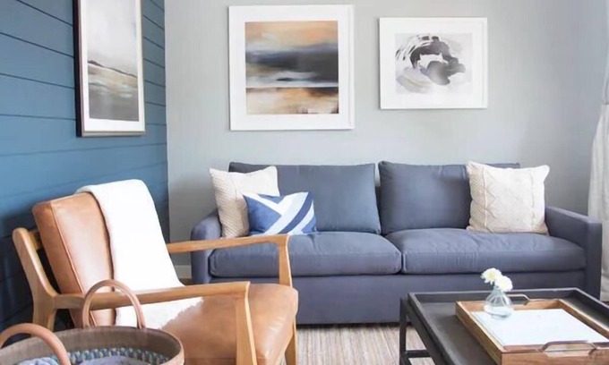 East Hampton North Hotel | Haven of Relaxation! Free Breakfast and Parking, Pool, Near Indian Wells Beach