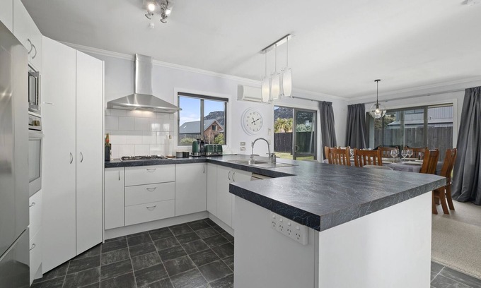 Albert Town House | Haven on Hunt - Albert Town Holiday Home