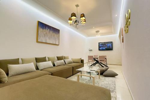 Bouskoura Apartment | Havre de Confort Proche de Tout à 5 min de la Gare