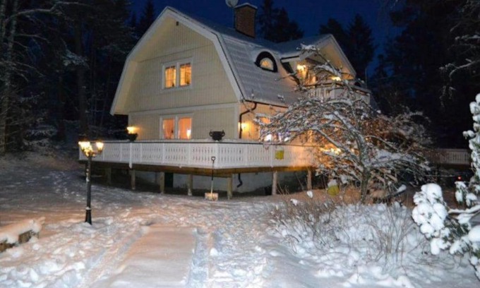 Djurhamn Villa | Havsnära Motorbåt 12 Cyklar 18+Beds VedBastu Hav!