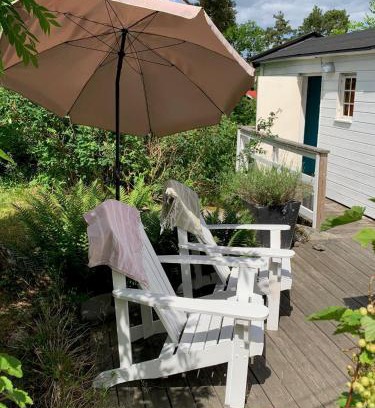 Saltsjobaden House | Havsnära sommarhus på Älgö