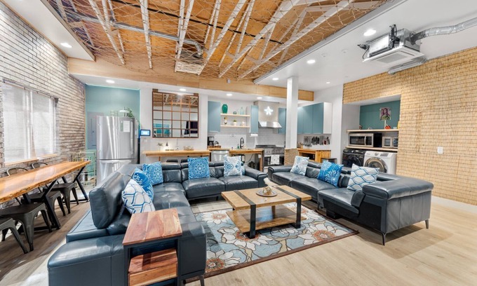 Stockton Hotel | Hawaiian Lof.t w/Vinyl Player. Speakeasy included