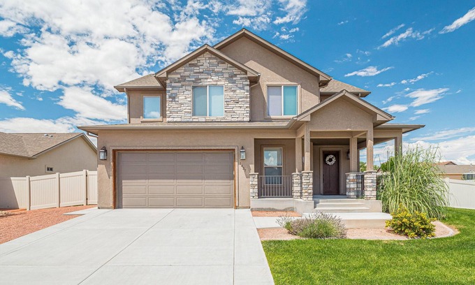 Fruita House | Hawk 5: Dog-Friendly Downtown Home