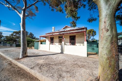 Wonoka House | Hawker Bed and Breakfast