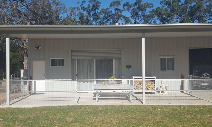 Blaxlands Ridge Cabin | Hawkesbury Haven - Rural Retreat