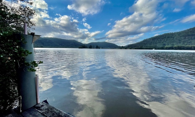 Laughtondale House | Hawkesbury River Cottage on Large Private Acres with Pontoon