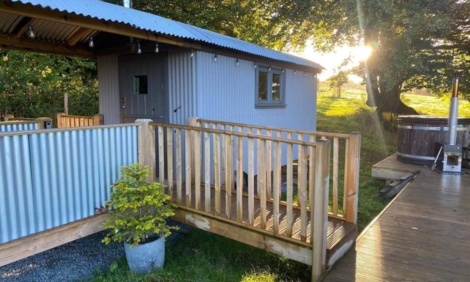 Knowstone Apartment | Hawkings Hideaway Knowstone