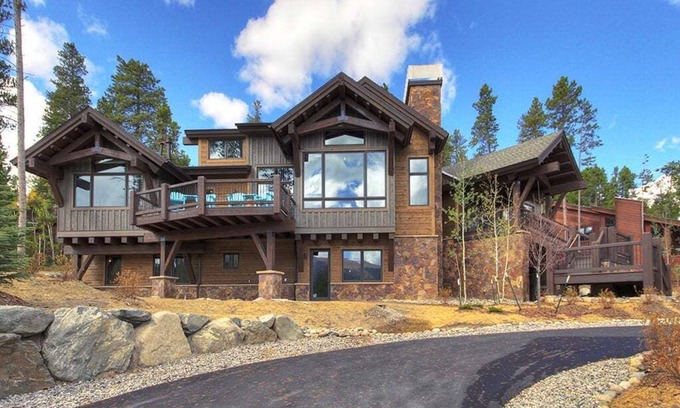 Warrior's Mark West House | Hawks Hideaway: Professionally Designed Luxury Home - Amazing Views/Amenities.
