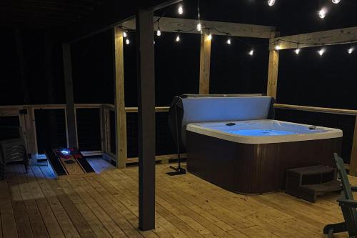 Helen House | Hawk’s Landing at Innsbruck