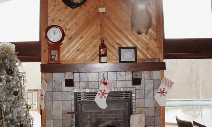 Russell Springs Cabin | Hawks Landing