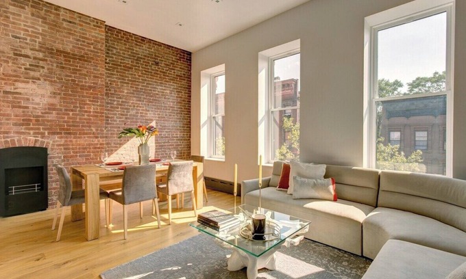 Central Park North Apartment | Hawthorn III by Rove Travel | 2BR Designer Apt