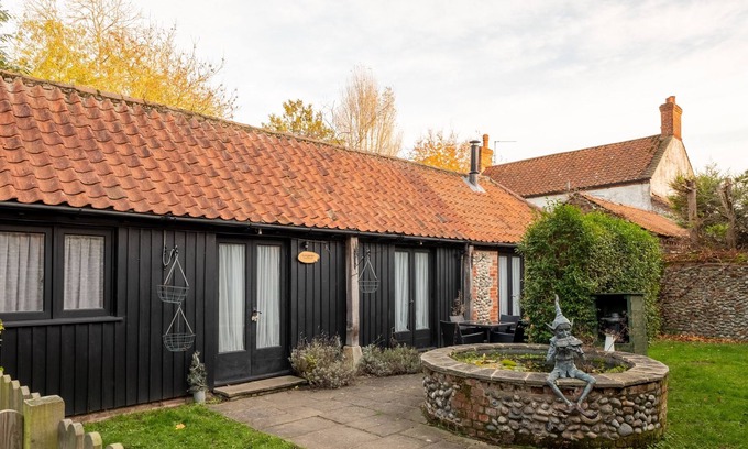 Roughton House | Hawthorne Cottage, Roughton, Norfolk