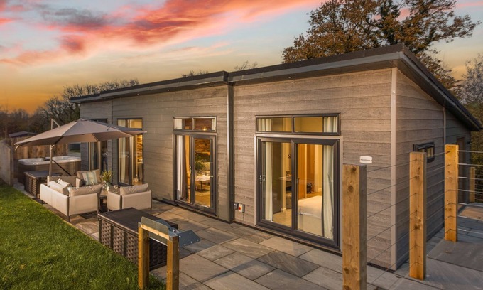 Lifton House | Hawthorne Lodge, 15 Roadford Lake Lodges