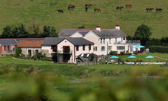 Sidmouth Cottage | Hay Barn Cottage 4 persons, two large super king en suites,kitchen/lounge/dining