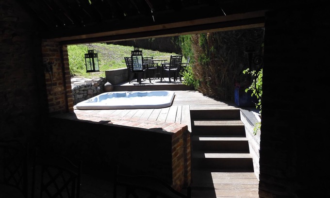 Ham-sur-Heure-Nalinnes House | Hay fields, character house with terraces, jacuzzi and sauna