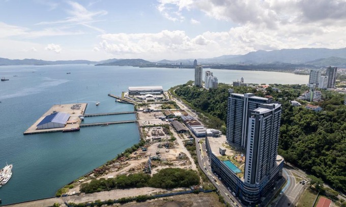 Downtown Kota Kinabalu Apartment | HayBay Jesselton Quay Deluxe Seaview Suite 海景观