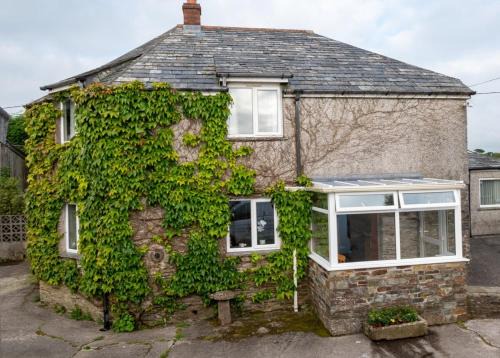 Camelford House | Haycombe Farm Cottage