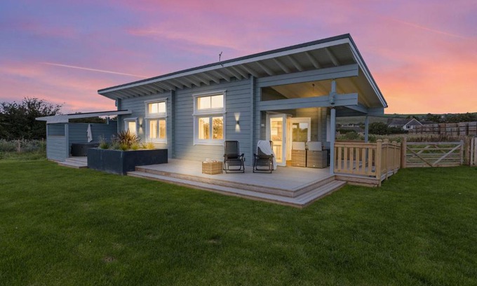 Braunton House | Hayditch, Great Field Lodges