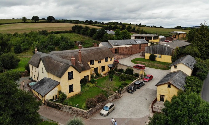 Crediton House | Hayloft · Great Gutton Farm
