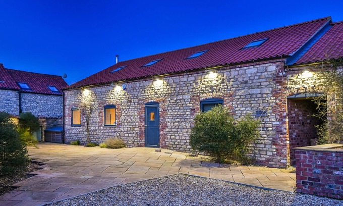 Grange de Lings Cottage | HAYLOFT, pet friendly, luxury holiday cottage in Scampton