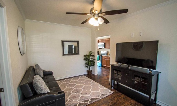 Arena District Apartment | Hays St Cozy Remodeled 2BR/2BA house sleeps 8