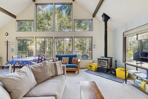 Downtown Cannon Beach House | Haystack Hideaway