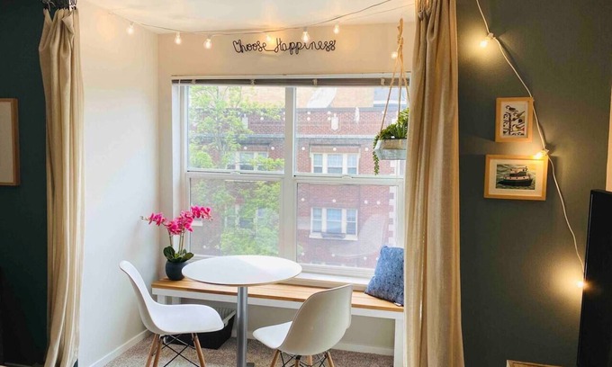 Cumming House | Haywood rooms