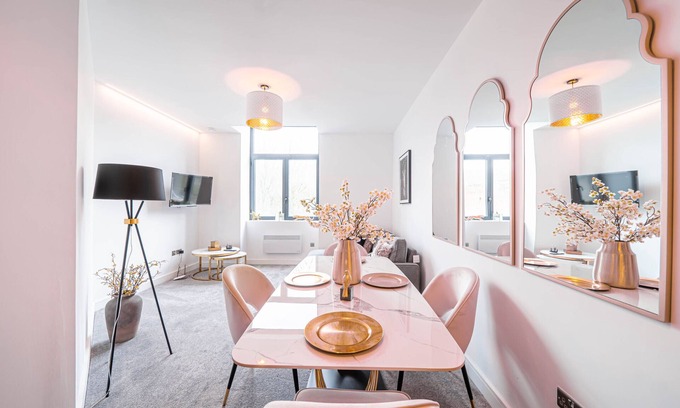 Ainley Top Apartment | Hayy ApartHotels Stanley Mill Stylish Retreat