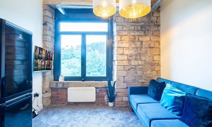 Ainley Top Apartment | Hayy ApartHotels Stanley Mill Cozy Corporate Stay