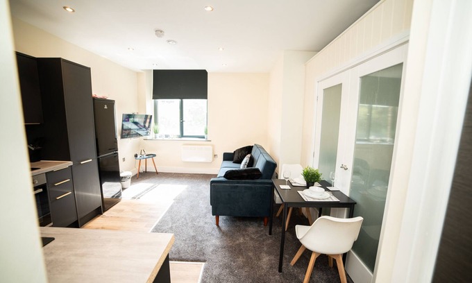Ainley Top Apartment | Hayy ApartHotels: Perfect for Leisure and Business