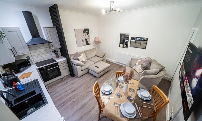 Morley House | Hayy Morley Perfect for Work or Relaxation