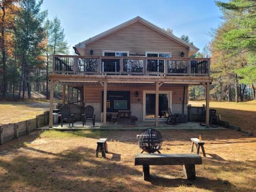 Grayling House | Hazel's Goose Creek Lodge - Private Riverfront!