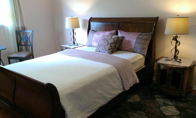 Waterloo Bed & Breakfast | HB Guest Home 5