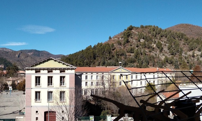 Digne-les-Bains Apartment | Head in the Stars