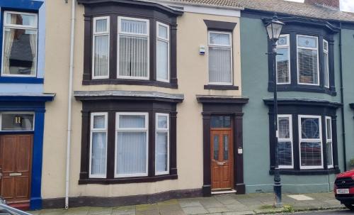 Hartlepool House | Headland - House - Sleeps5 - Pet Friendly - Garden