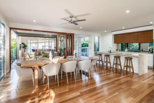 Moffat Beach House | Headlands Hideaway - Pet Friendly Home at Moffs