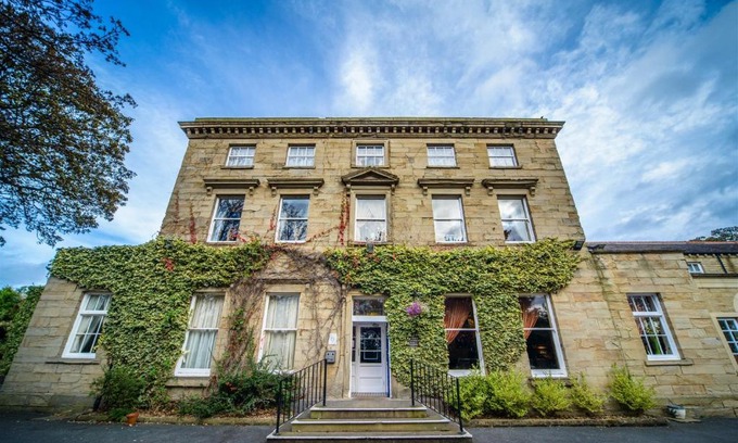 Liversedge Hotel | Healds Hall Hotel