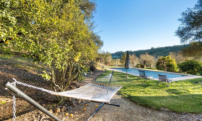 Healdsburg Other | Healdsburg, sleeps 10, pool, hot tub, gardens, BBQ, Vineyard Views