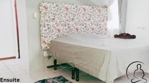 Stewart Town House | Healing 3-Bed Retreat - Private Hot Tub & Pool