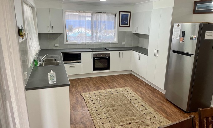 South West Rocks House | Heaps of beds right in town