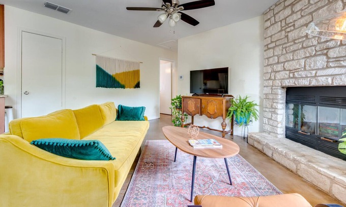 Cherrywood House | Heart of Austin 3BR Bungalow