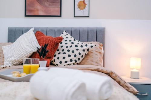 Didsbury Apartment | Heart Of Didsbury, Private Gated Car Park by HASS HAUS