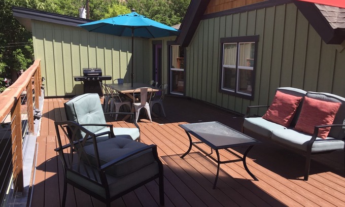 Glenwood Springs Apartment | Heart of downtown, huge rooftop patio and air conditioning!