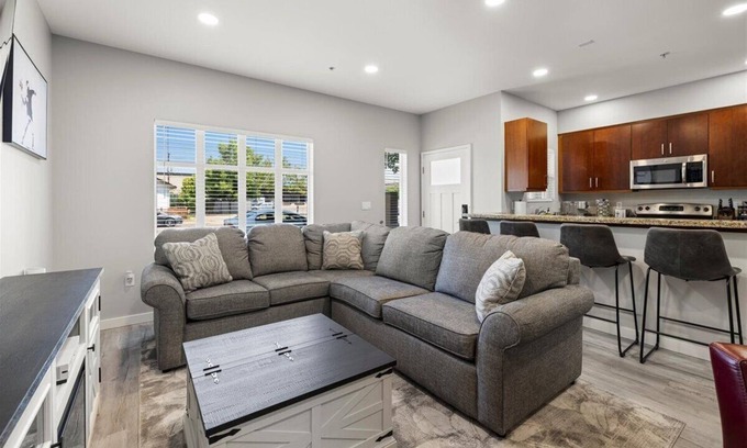 Downtown Boise House | *Heart of Downtown*Balcony*Parking*300Mbps*BBQ