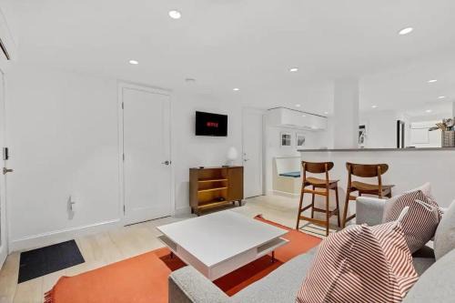 Dupont Circle Apartment | Heart Of Dupont and Walk to Georgetown